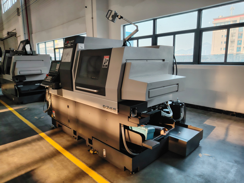 M&aacute;y tiện Fanuc kiểu Thụy Sĩ D265D